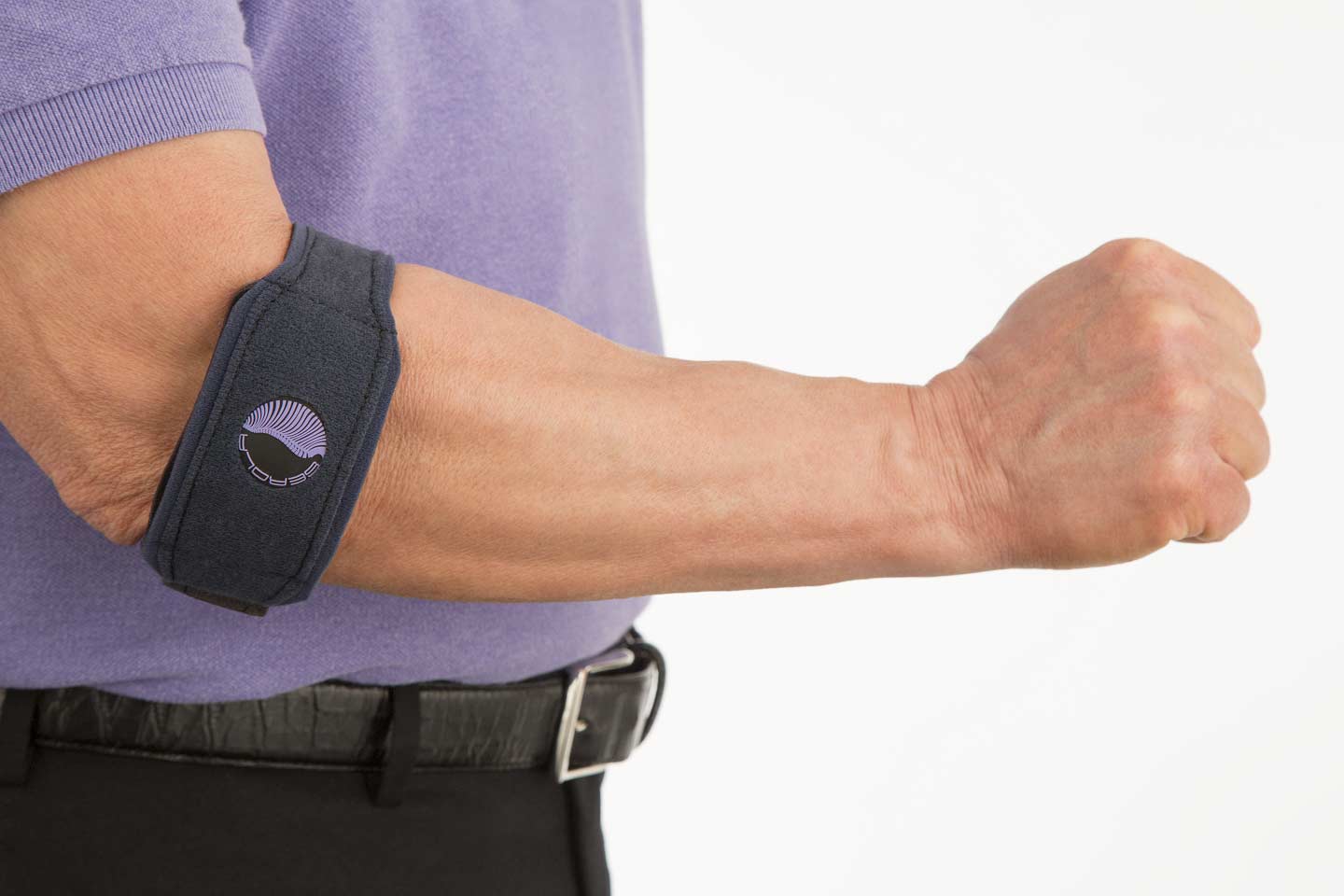 serola-gel-arc-elbow-brace-on-person Coudière Gel Arc Serola – Image 2